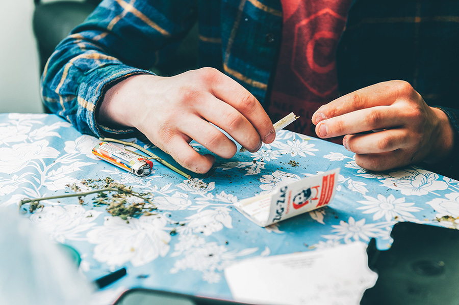 how-to-properly-roll-a-joint